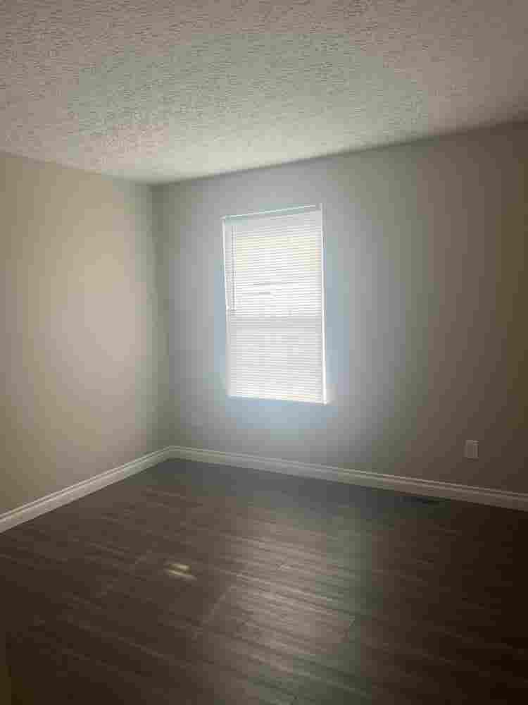 Blacklick room Available ASAP!