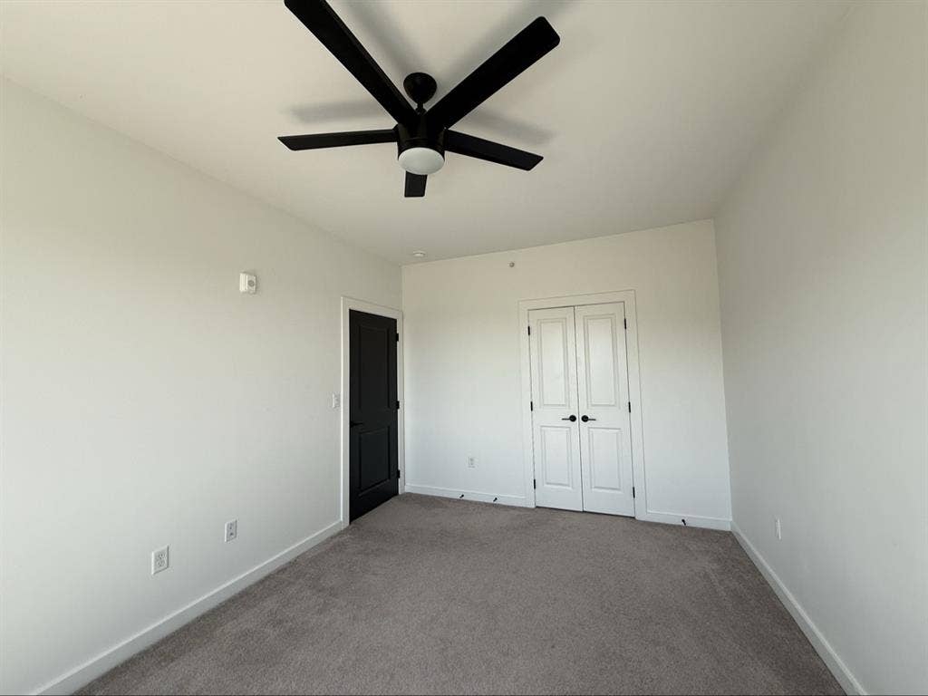Top-Floor 2BR with Amenities