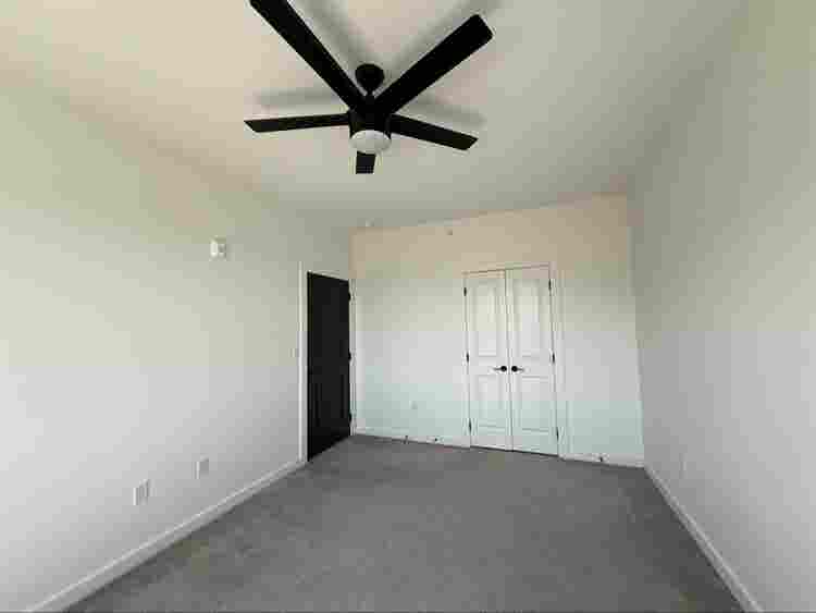 Top-Floor 2BR with Amenities