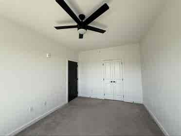 Top-Floor 2BR with Amenities