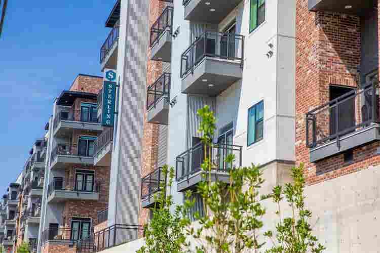 Top-Floor 2BR with Amenities