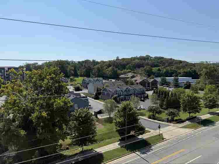 Top-Floor 2BR with Amenities