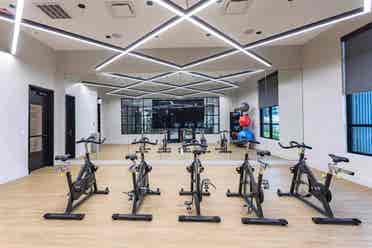 Top-Floor 2BR with Amenities