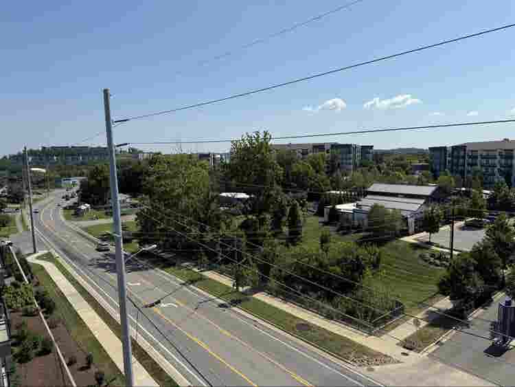 Top-Floor 2BR with Amenities