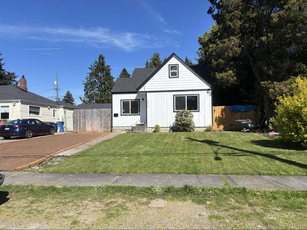 Roomies wanted (2)