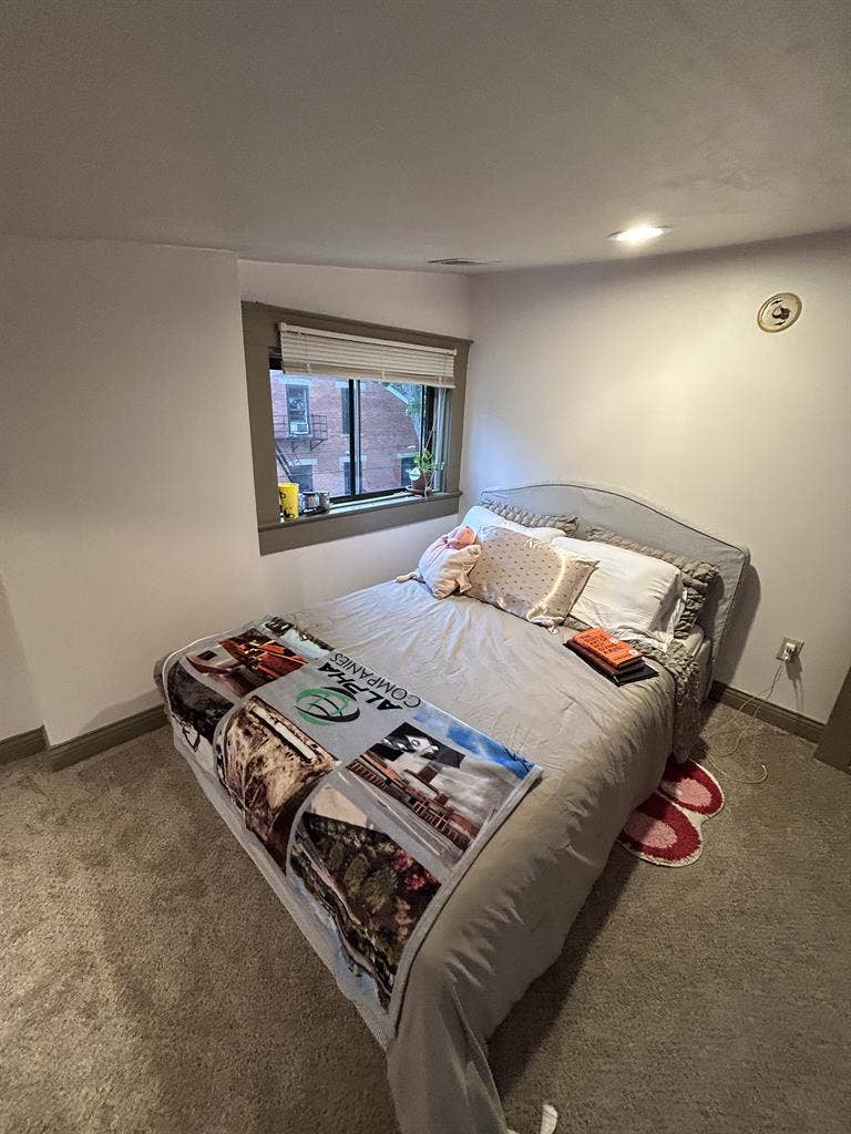 1 room avail imm, 1 avail mid Oct.