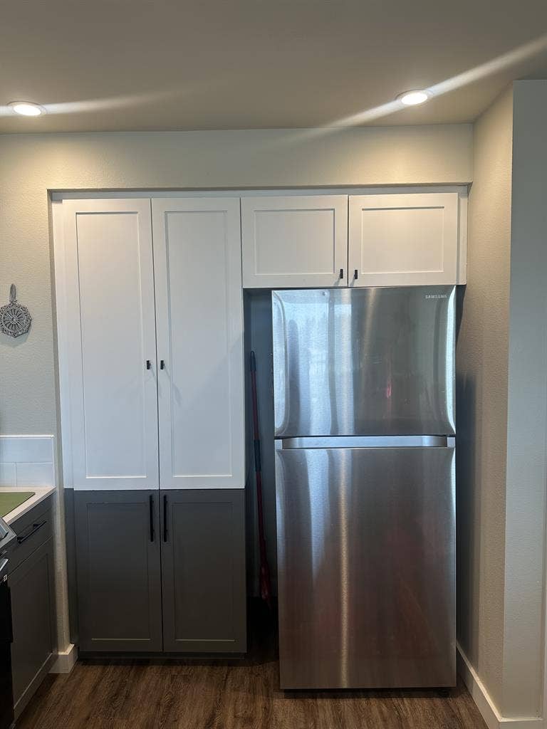 Female Roommate Wanted for b