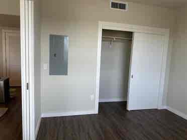 Female Roommate Wanted for b