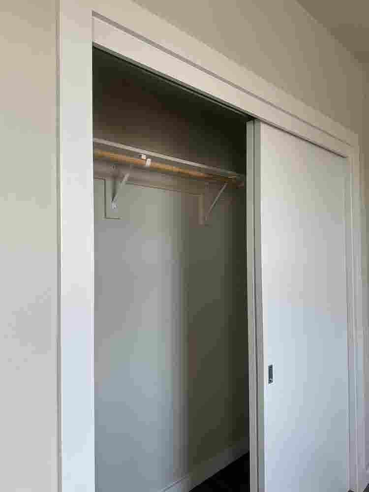 Female Roommate Wanted for b