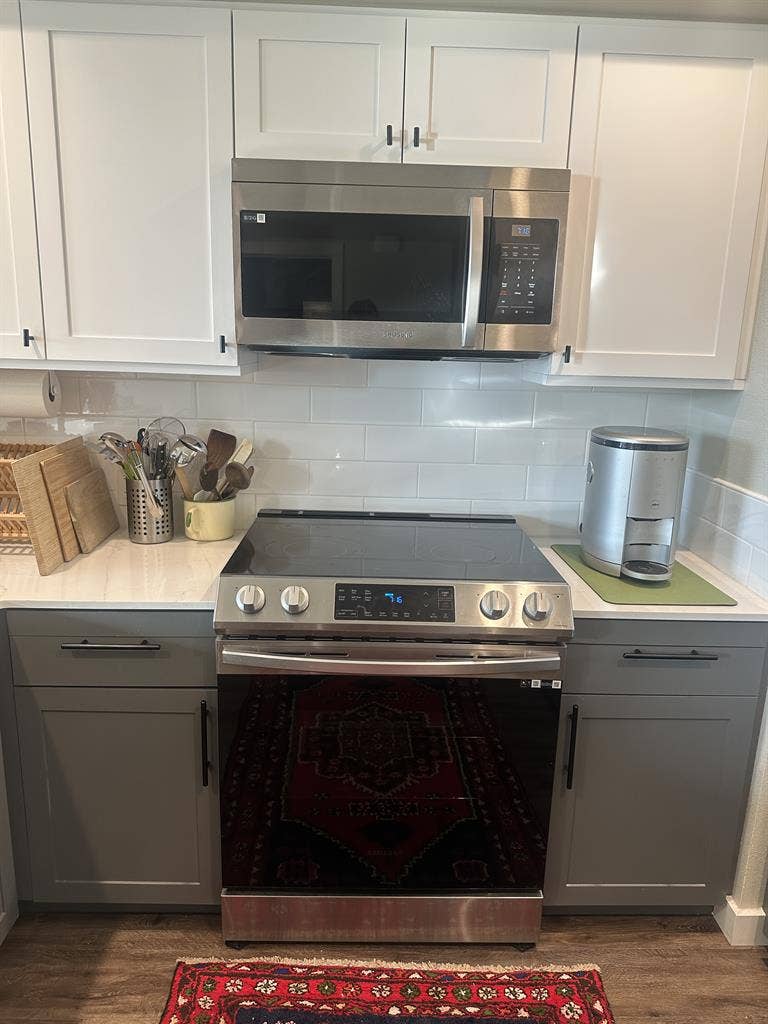 Female Roommate Wanted for b