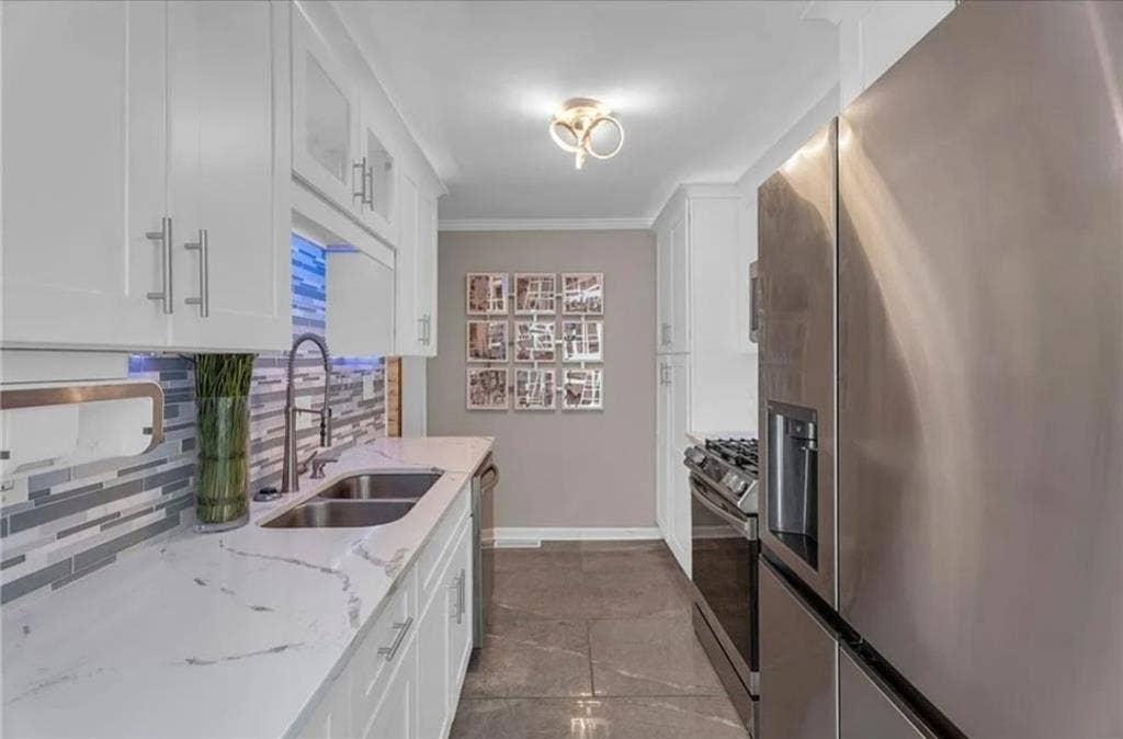 5 mins from Downtown/Midtown area