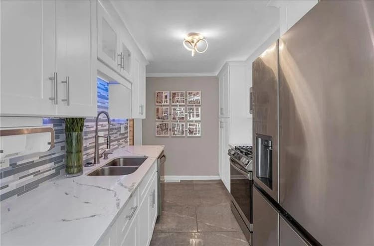 5 mins from Downtown/Midtown area