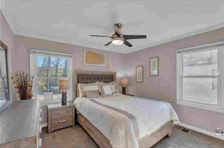 5 mins from Downtown/Midtown area