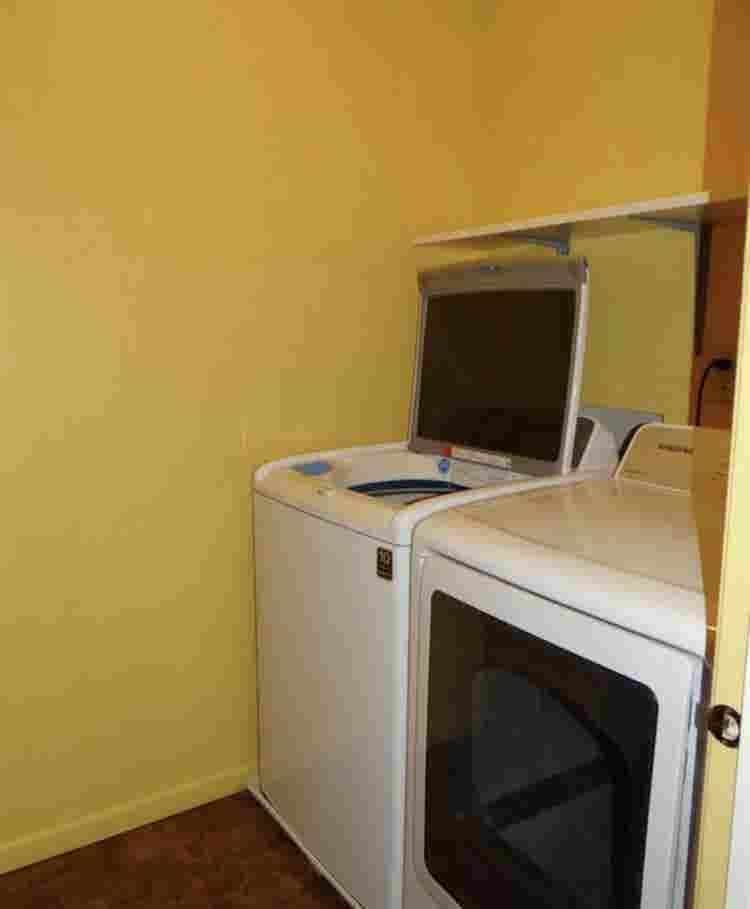 Looking for roommatees