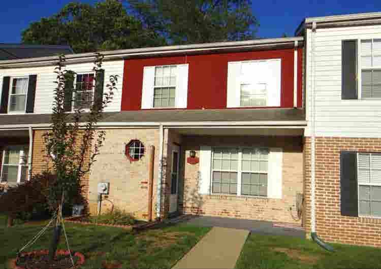 Looking for roommatees