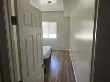 Looking for 1 roommate in 3 bedroom