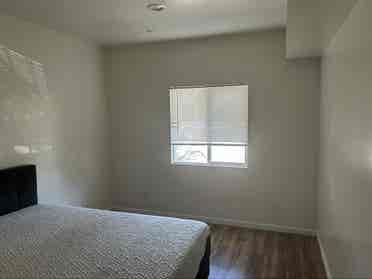 Looking for 1 roommate in 3 bedroom