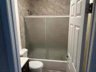 Looking for 1 roommate in 3 bedroom