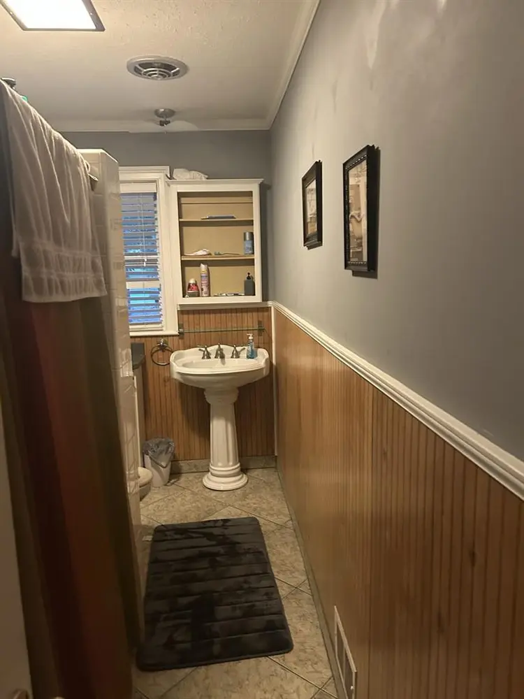 Room available for a male roommate