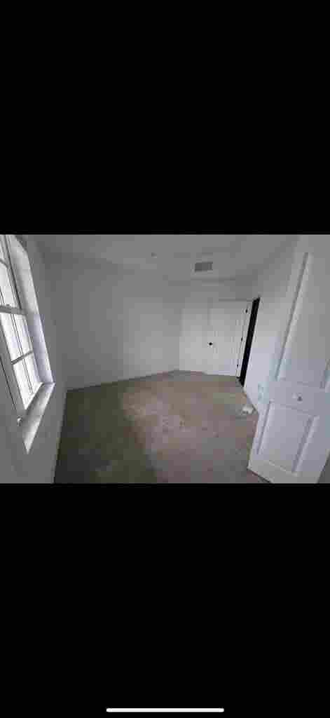 Looking for Roommate