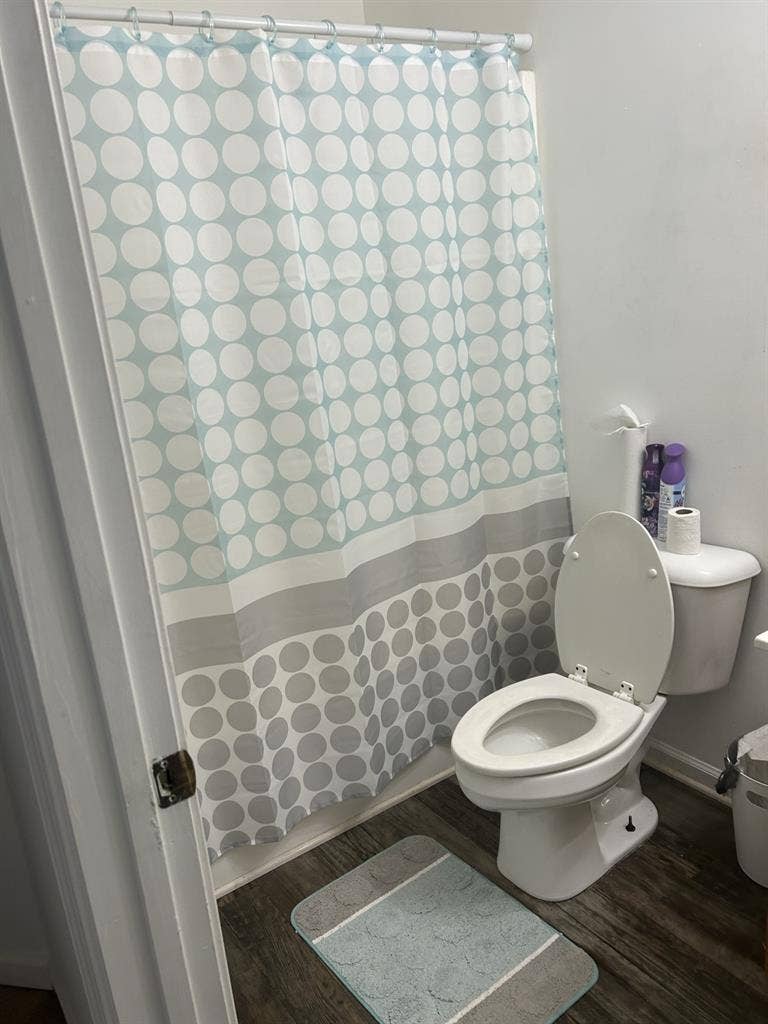 Furnished room in Covington