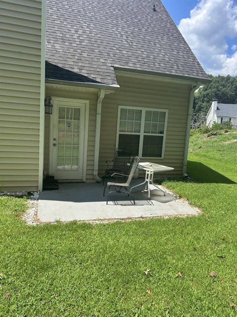 Furnished room in Covington