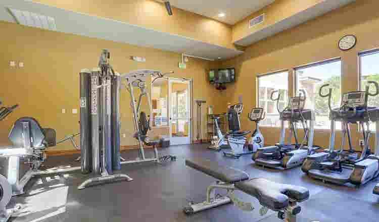 Fully Furnished Condo move in