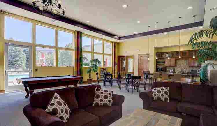 Fully Furnished Condo move in