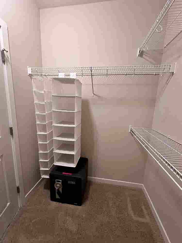 Fully Furnished Condo move in
