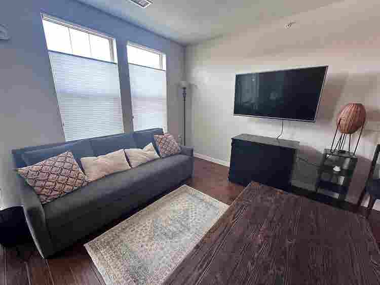 Fully Furnished Condo move in