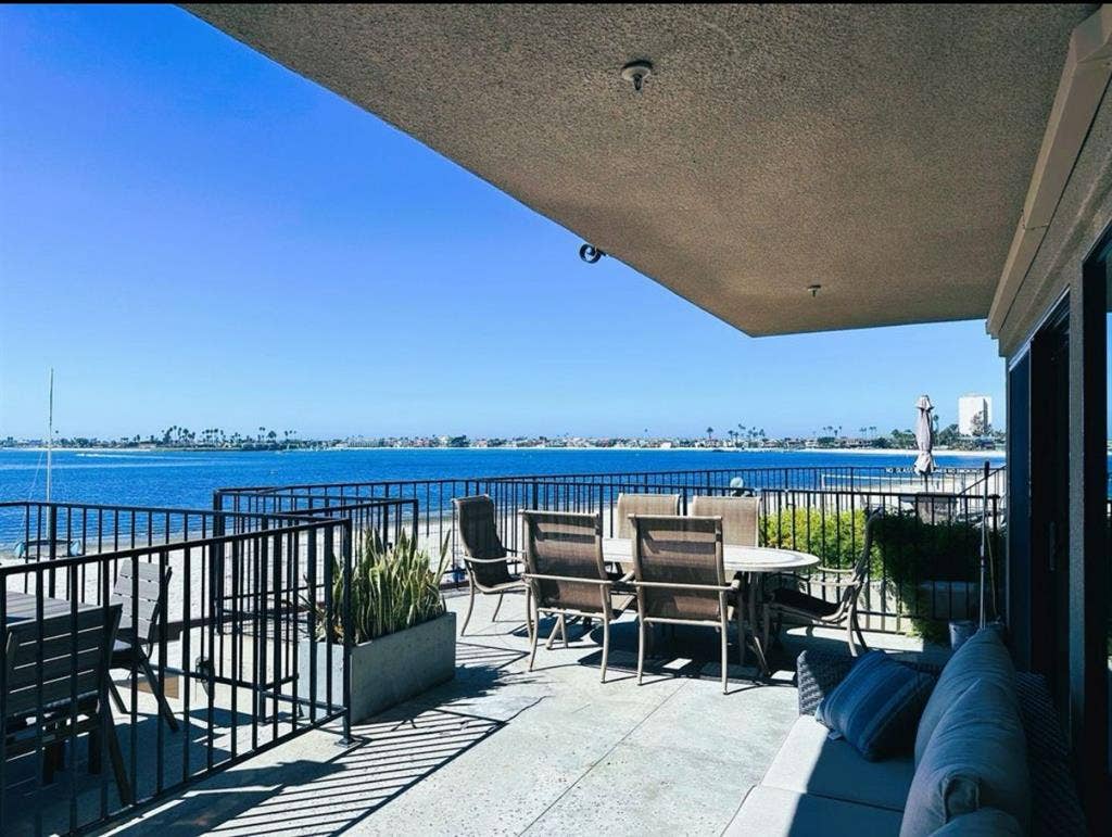 Room for Rent in Bayfront Condo