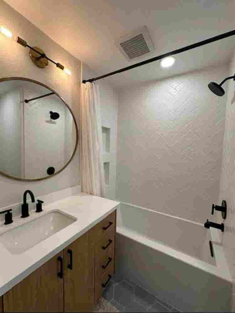 Room for Rent in Bayfront Condo