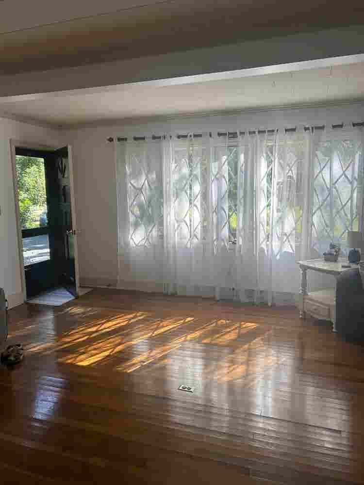 Seeking woman roommate!