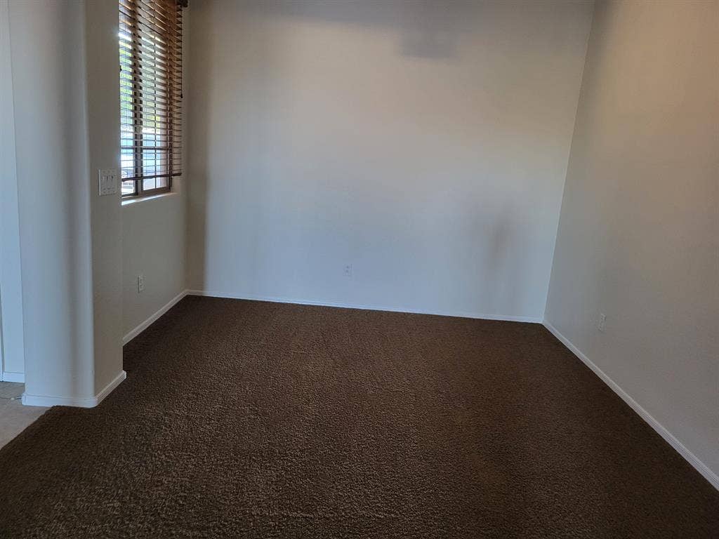 2 Rooms available 1 is Master bedrm