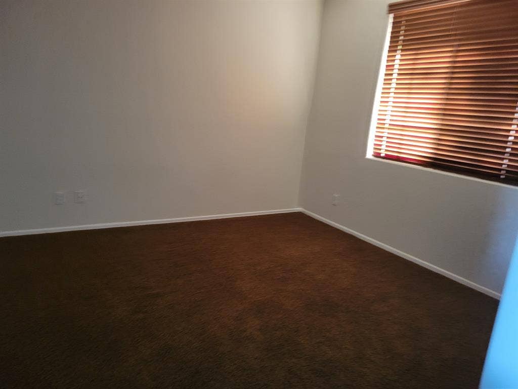 2 Rooms available 1 is Master bedrm