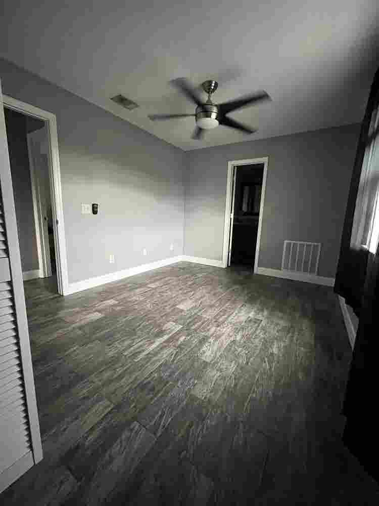 Bedroom & Private Bathroom