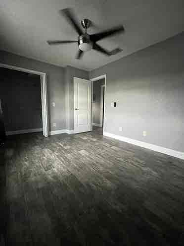 Bedroom & Private Bathroom