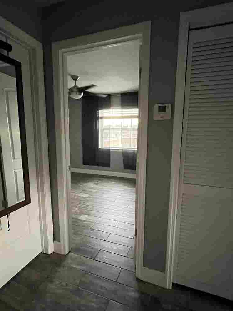 Bedroom & Private Bathroom