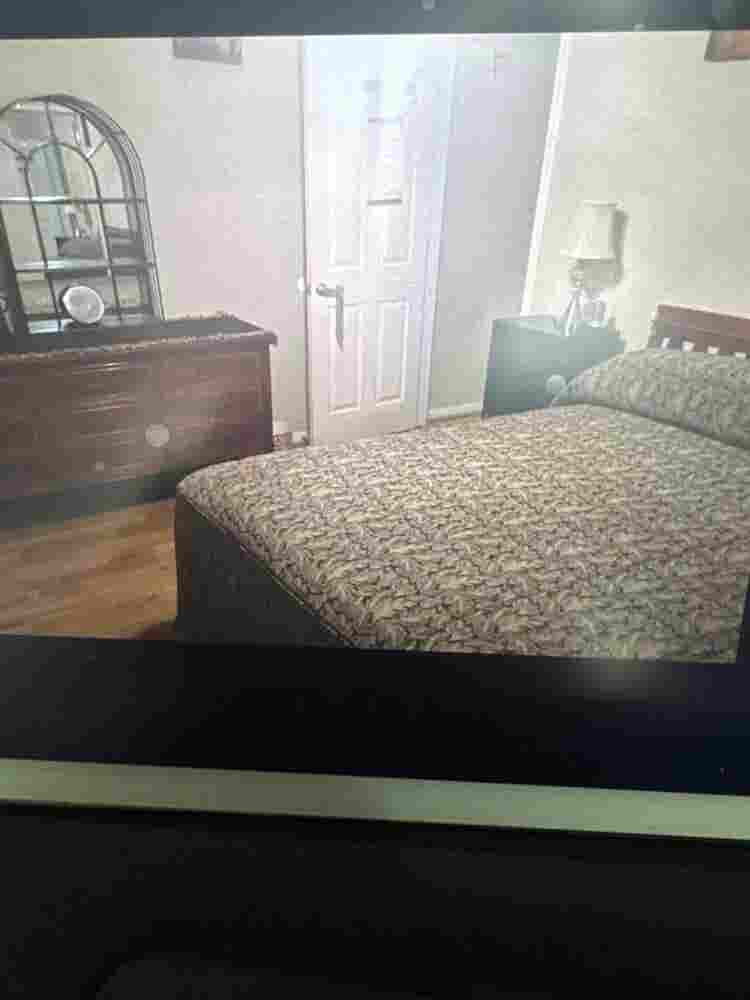 Part timer seeks full time roommie