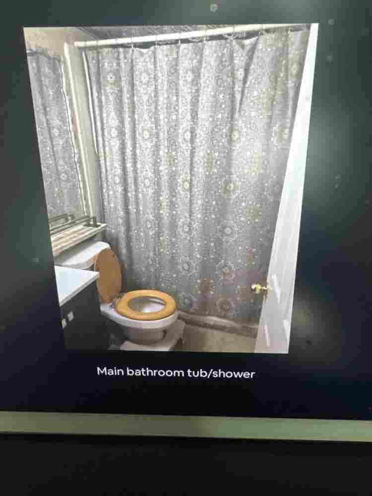 Part timer seeks full time roommie