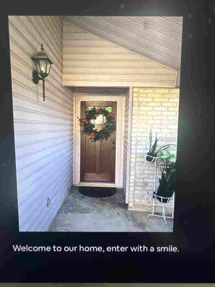 Part timer seeks full time roommie