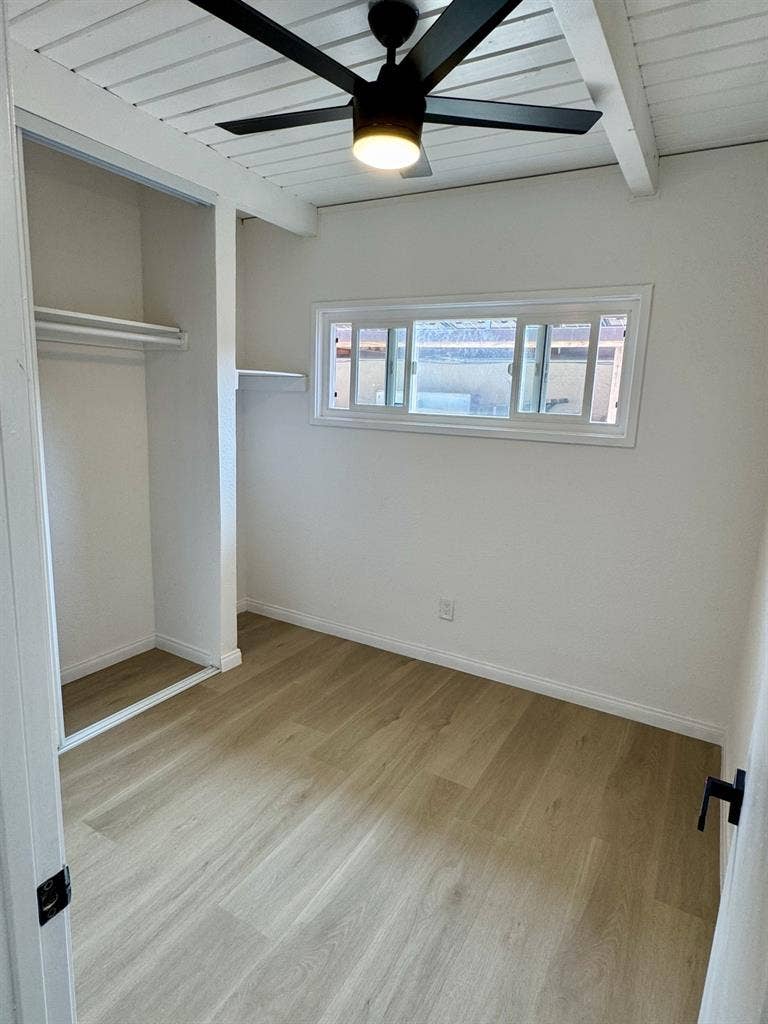 1 private room available now