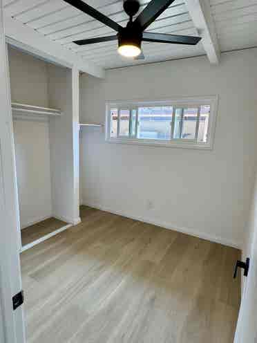 1 private room available now