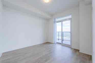  Amazing Lake viewing New Condo Apt