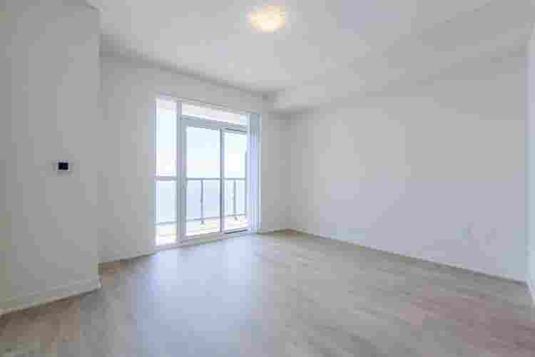  Amazing Lake viewing New Condo Apt