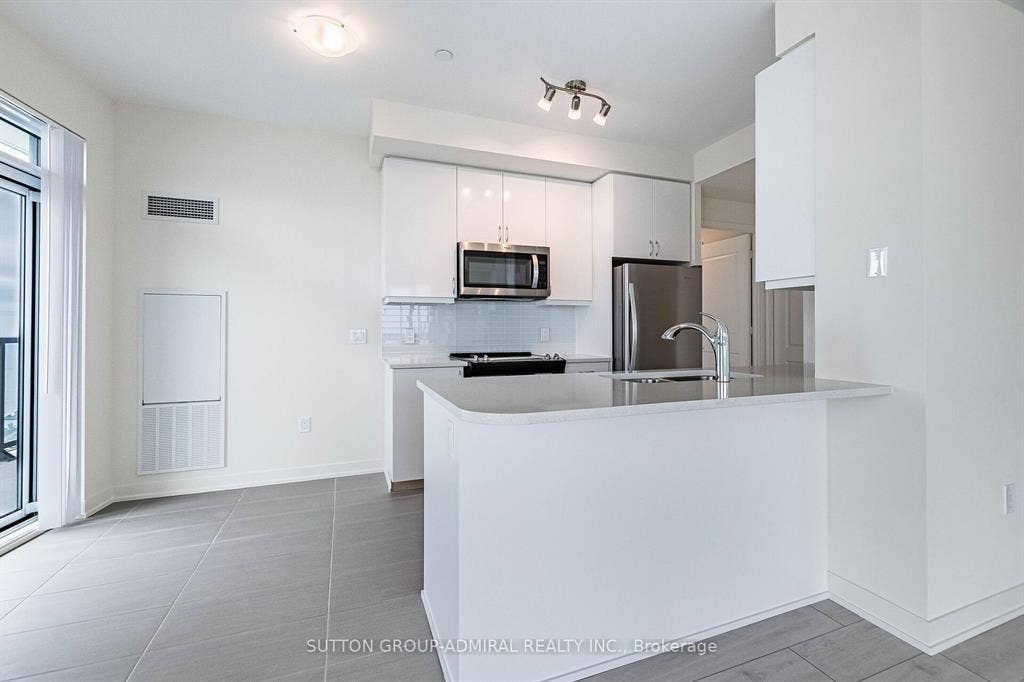 Amazing Lake viewing New Condo Apt