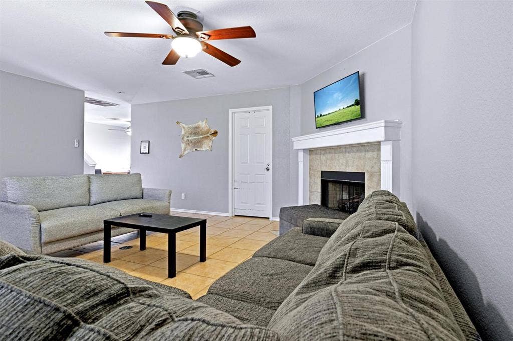 5 BR in Kyle