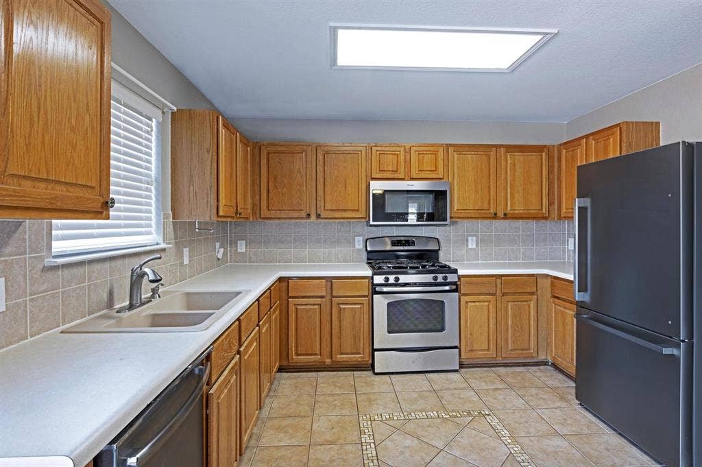 5 BR in Kyle