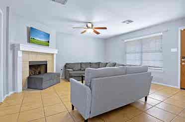 5 BR in Kyle