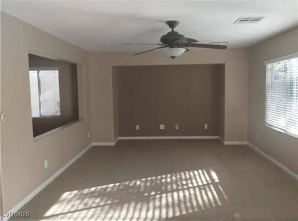 Roommates needed